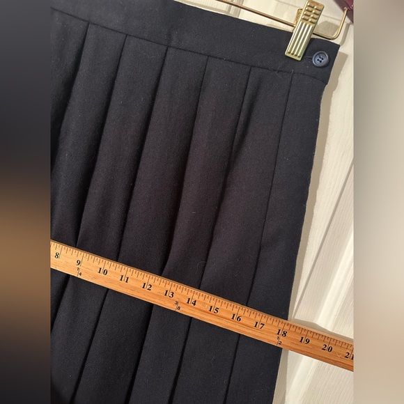 L.L.BEAN Wool 10 PETITE Navy Blue Pleated A-Line Midi Skirt Classic Quiet Luxury - Picture 5 of 10